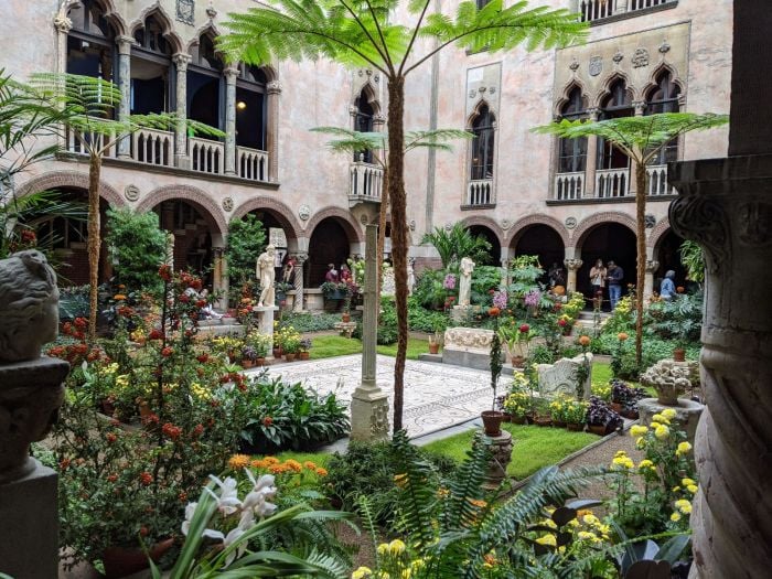 isabella stewart gardner museum boston winter