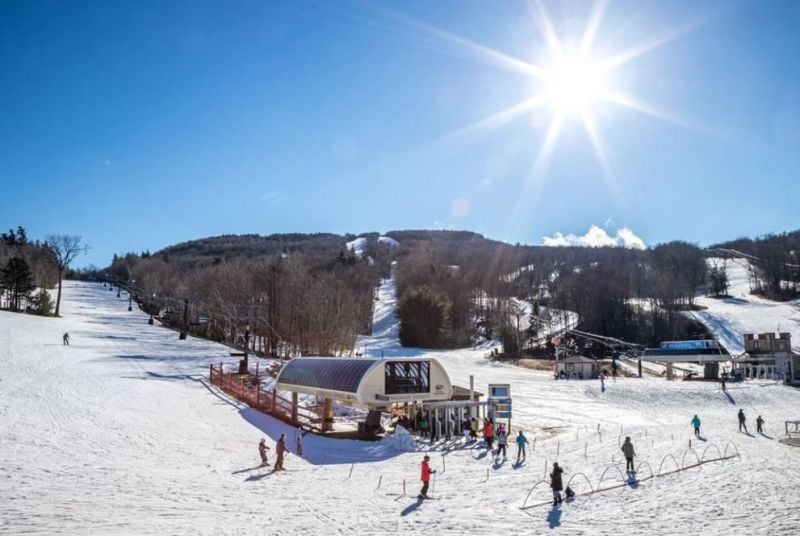 wachusett-mountain-lift-sunshine