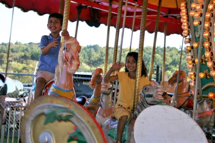 topsfield fair carousel bostoncentral  ami sao jay sao