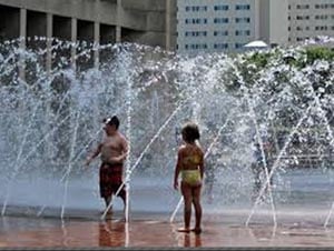 splash fountain at christian science plaza photo
